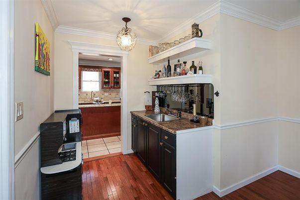 Chandelier, Interior, Kitchen, Wood Texture Flooring