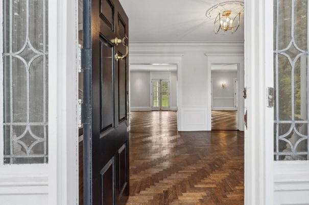 Chandelier, Interior, Wood Texture Flooring