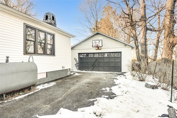Detached Garage, Exterior