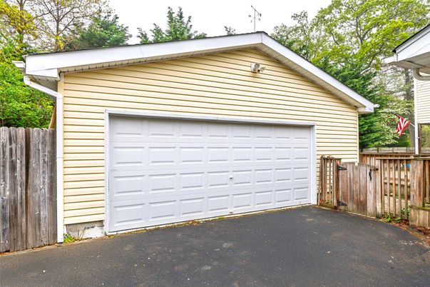 Detached Garage, Exterior