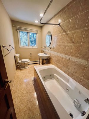 Bathroom, Interior, Recessed Lighting
