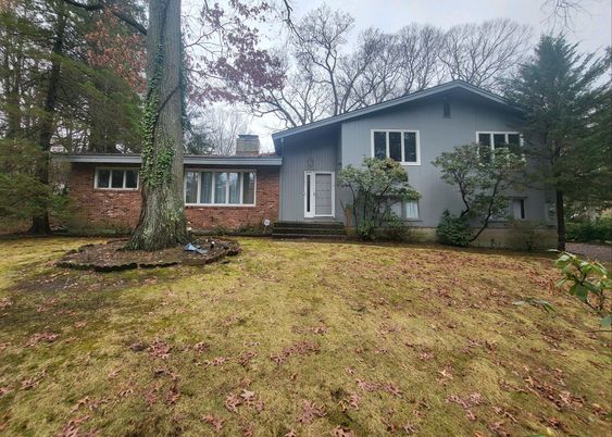 Backyard, Exterior, Facade, Brick Facade, Split Level
