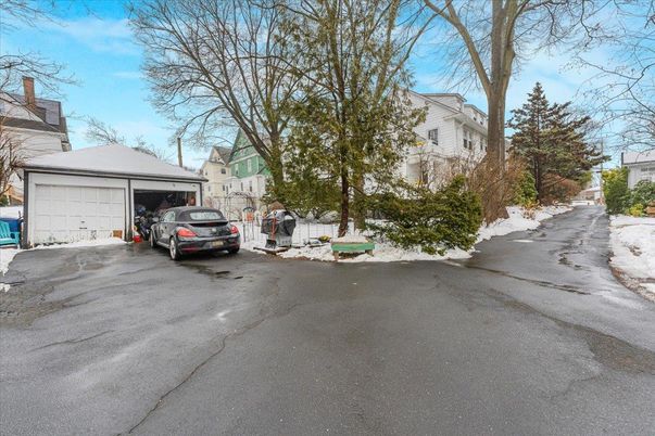 Detached Garage, Exterior