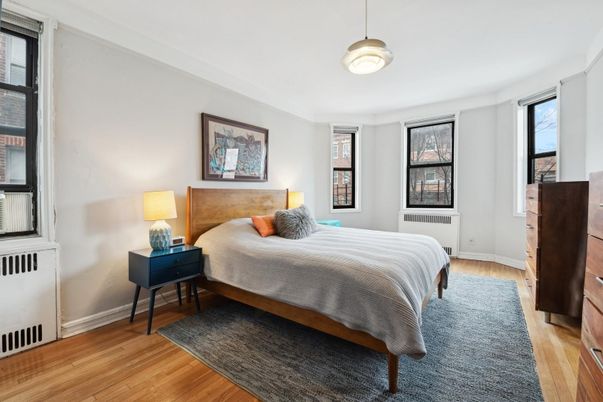 Bedroom, Interior, Pendant Lights, Wood Texture Flooring
