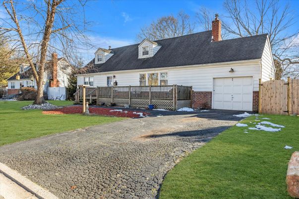 Attached, Exterior, Facade, Cape Cod