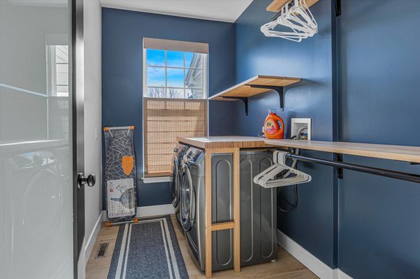 Interior, Washer, Wood Texture Flooring