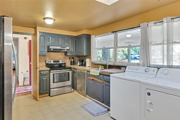 Interior, Kitchen, Stainless Steel Appliances, Washer