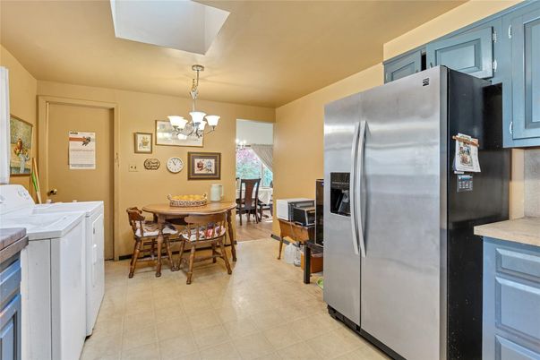 Chandelier, Dining room, Interior, Kitchen