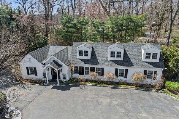 Exterior, Facade, Cape Cod
