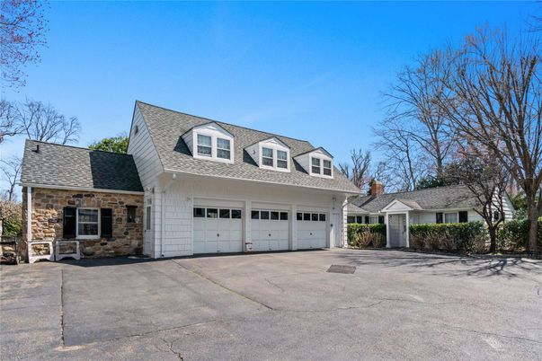 Attached, Exterior, Facade, Cape Cod