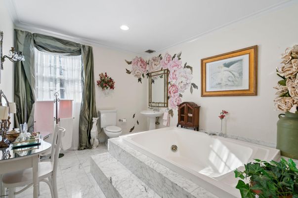 Bathroom, Interior, Marble, Recessed Lighting