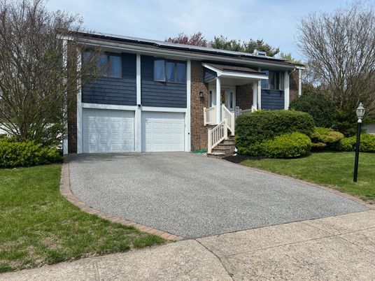 Attached, Exterior, Facade, Brick Facade, Raised Ranch
