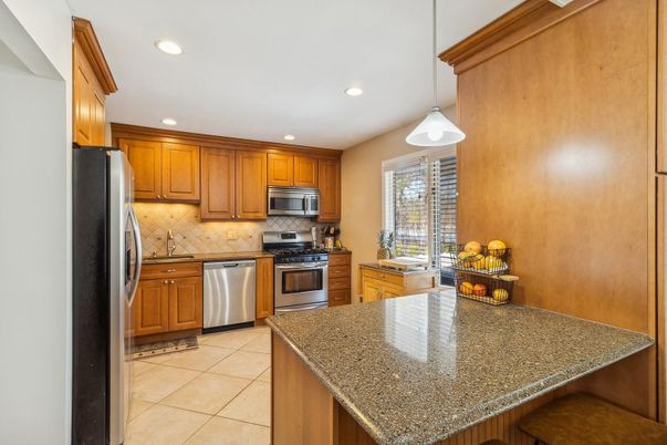 Interior, Kitchen, Pendant Lights, Recessed Lighting, Stainless Steel Appliances