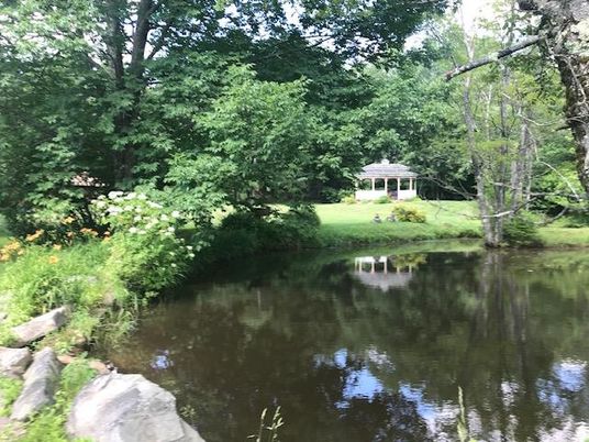 Exterior, Lake