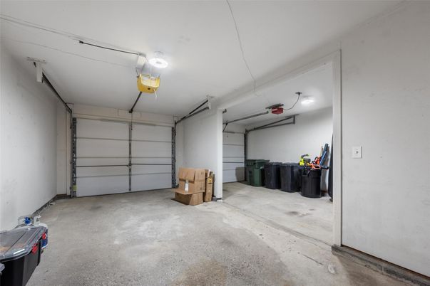 Garage, Interior