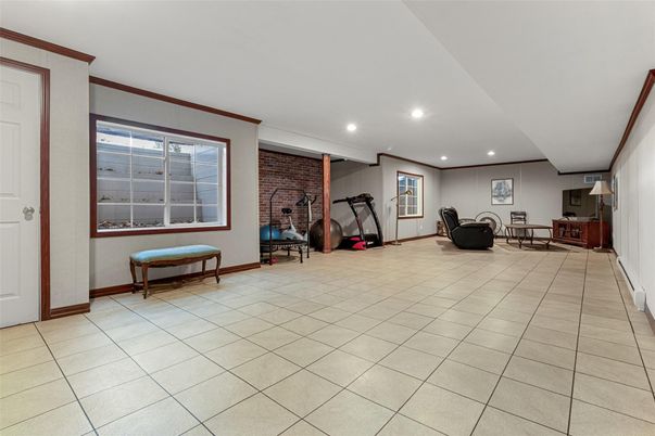 Fitness Equipment, Interior, Recessed Lighting, Stone Walls