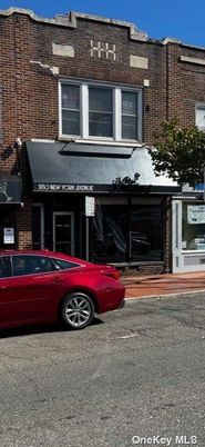 Exterior, Facade, Brick Facade, Rowhouse