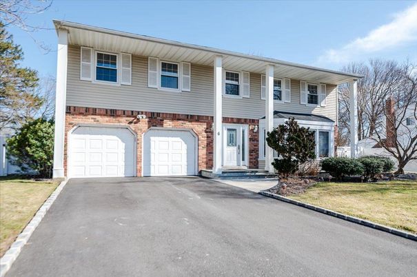 Attached, Exterior, Facade, Brick Facade, Raised Ranch