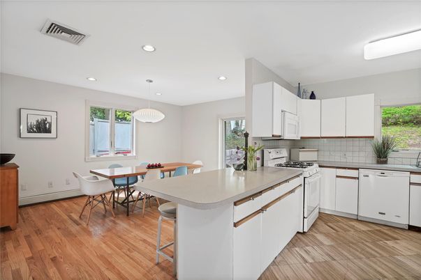Dining room, Interior, Kitchen, Pendant Lights, Recessed Lighting, Wood Texture Flooring