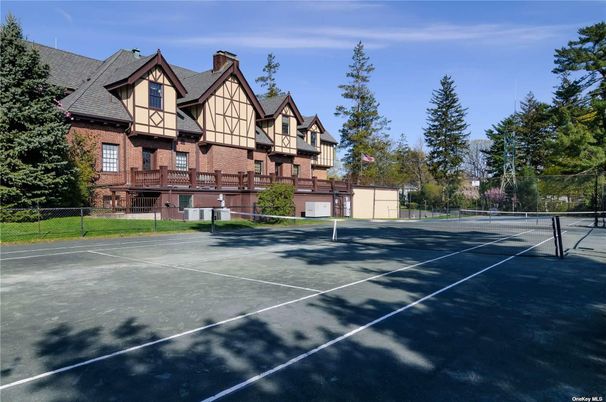 Exterior, Tennis Courts