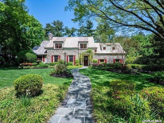 Backyard, Exterior, Facade, Brick Facade, French Provincial