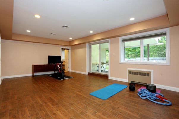 Fitness Equipment, Interior, Recessed Lighting, Wood Texture Flooring