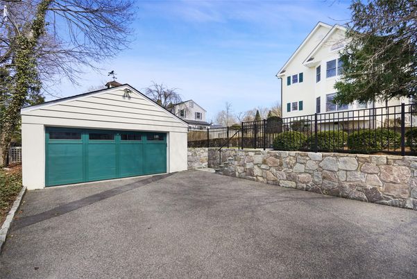 Detached Garage, Exterior