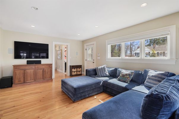 Interior, Living room, Recessed Lighting, Wood Texture Flooring