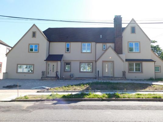Exterior, Facade, Farmhouse