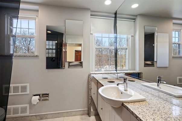 Bathroom, Dual Sink Vanities, Interior, Recessed Lighting