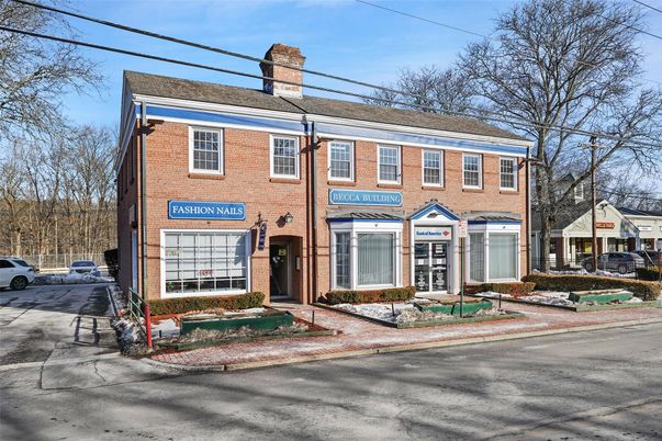 Exterior, Facade, Brick Facade, Georgian