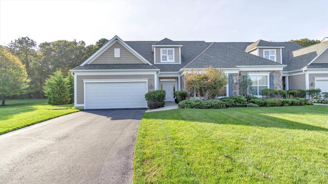 Attached, Exterior, Facade, Cape Cod
