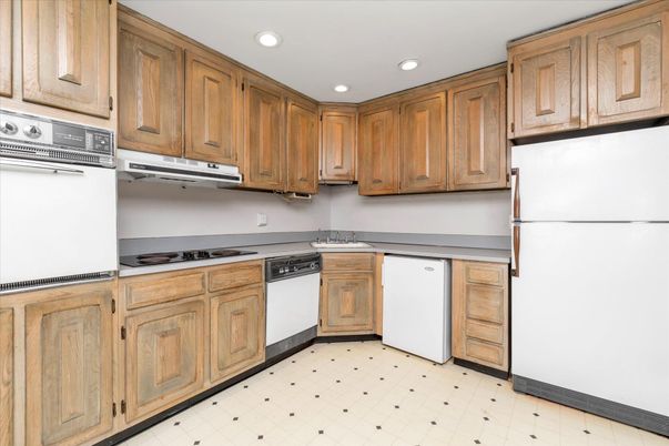 Interior, Kitchen, Recessed Lighting