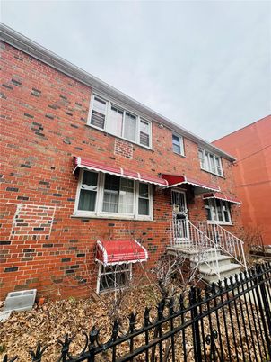 Exterior, Facade, Brick Facade, Rowhouse