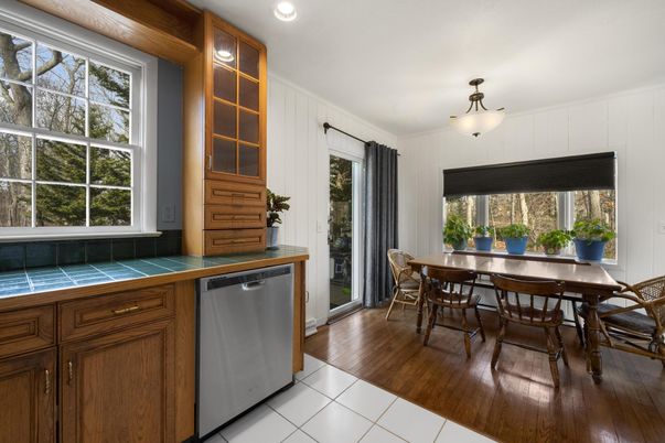 Dining room, Interior, Kitchen, Pendant Lights, Recessed Lighting, Tile Countertops, Wood Texture Flooring