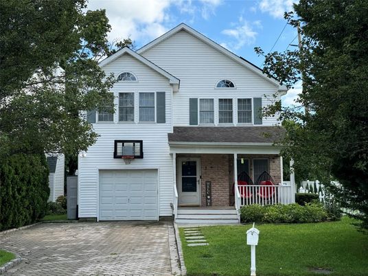 Attached, Exterior, Facade, Brick Facade, Farmhouse