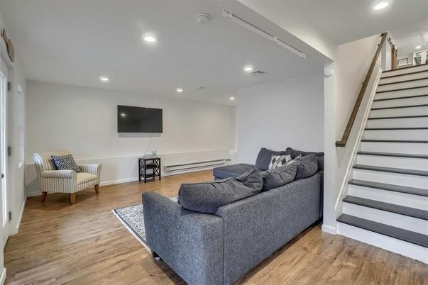 Interior, Living room, Recessed Lighting, Wood Texture Flooring