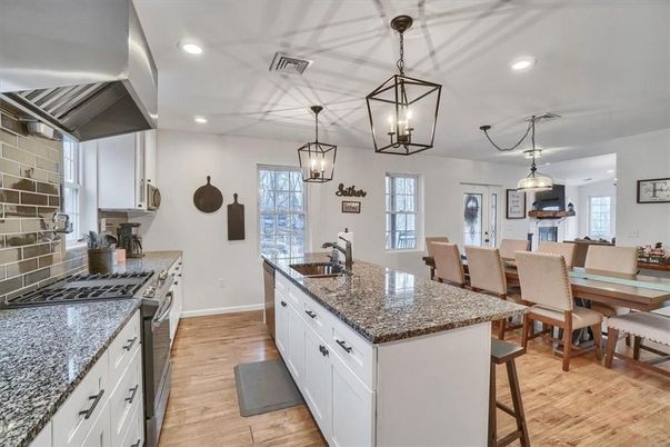 Dining room, Interior, Kitchen, Pendant Lights, Recessed Lighting, Wood Texture Flooring