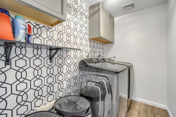 Interior, Washer, Wood Texture Flooring