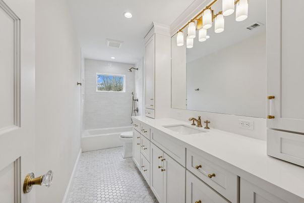 Bathroom, Dual Sink Vanities, Interior, Recessed Lighting