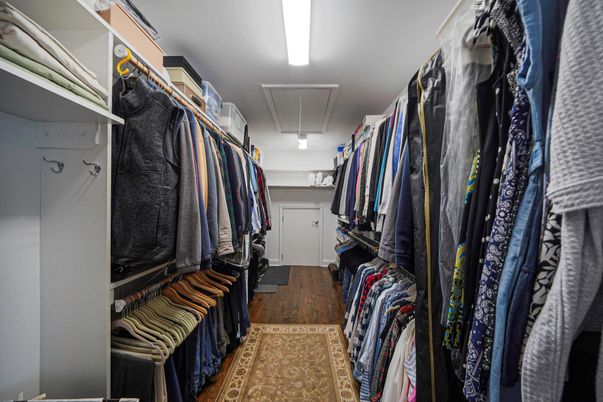Interior, Walk-in Closets, Wood Texture Flooring