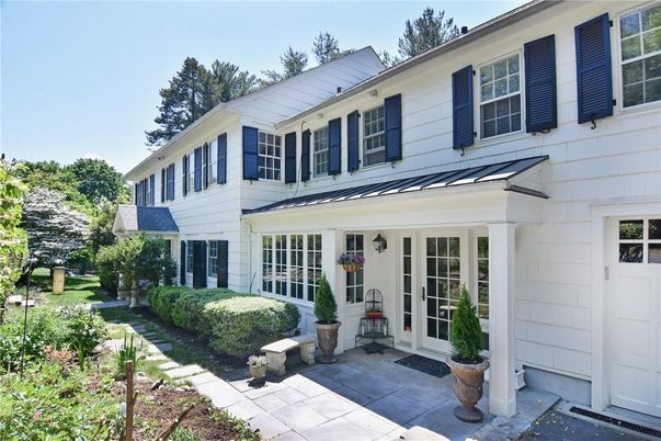 Exterior, Facade, None