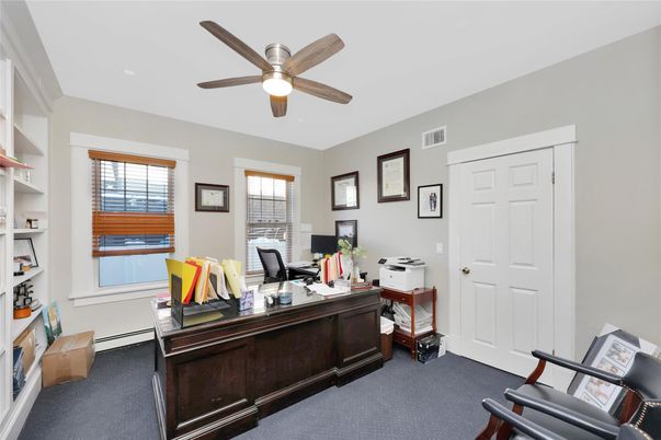 Home Office, Interior