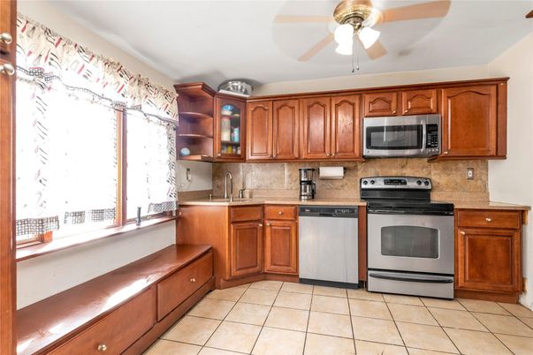 Interior, Kitchen, Stainless Steel Appliances