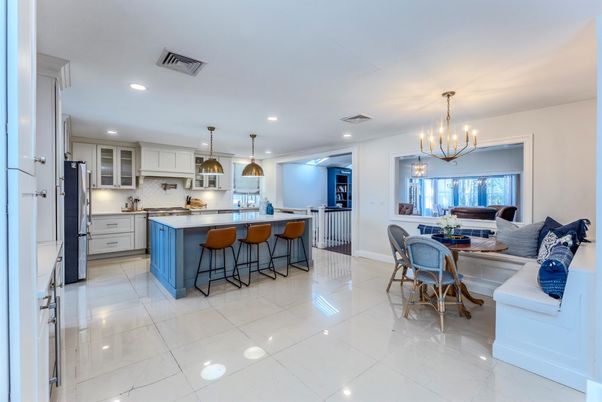 Chandelier, Dining room, Interior, Kitchen, Living room, Pendant Lights, Recessed Lighting, Stainless Steel Appliances