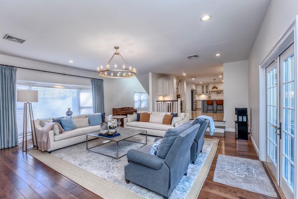 Chandelier, Interior, Kitchen, Living room, Pendant Lights, Recessed Lighting, Wood Texture Flooring