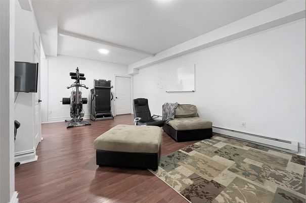 Fitness Equipment, Interior, Recessed Lighting, Wood Texture Flooring