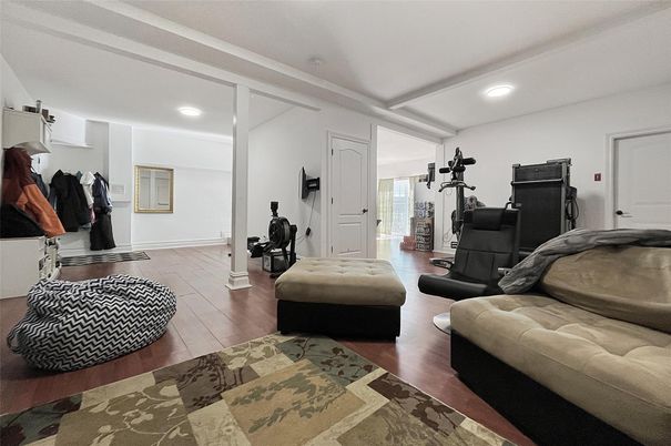 Fitness Equipment, Interior, Recessed Lighting, Wood Texture Flooring