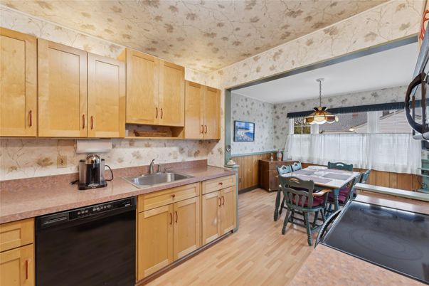 Dining room, Interior, Kitchen, Pendant Lights, Wood Texture Flooring