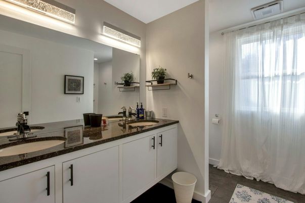 Bathroom, Dual Sink Vanities, Interior